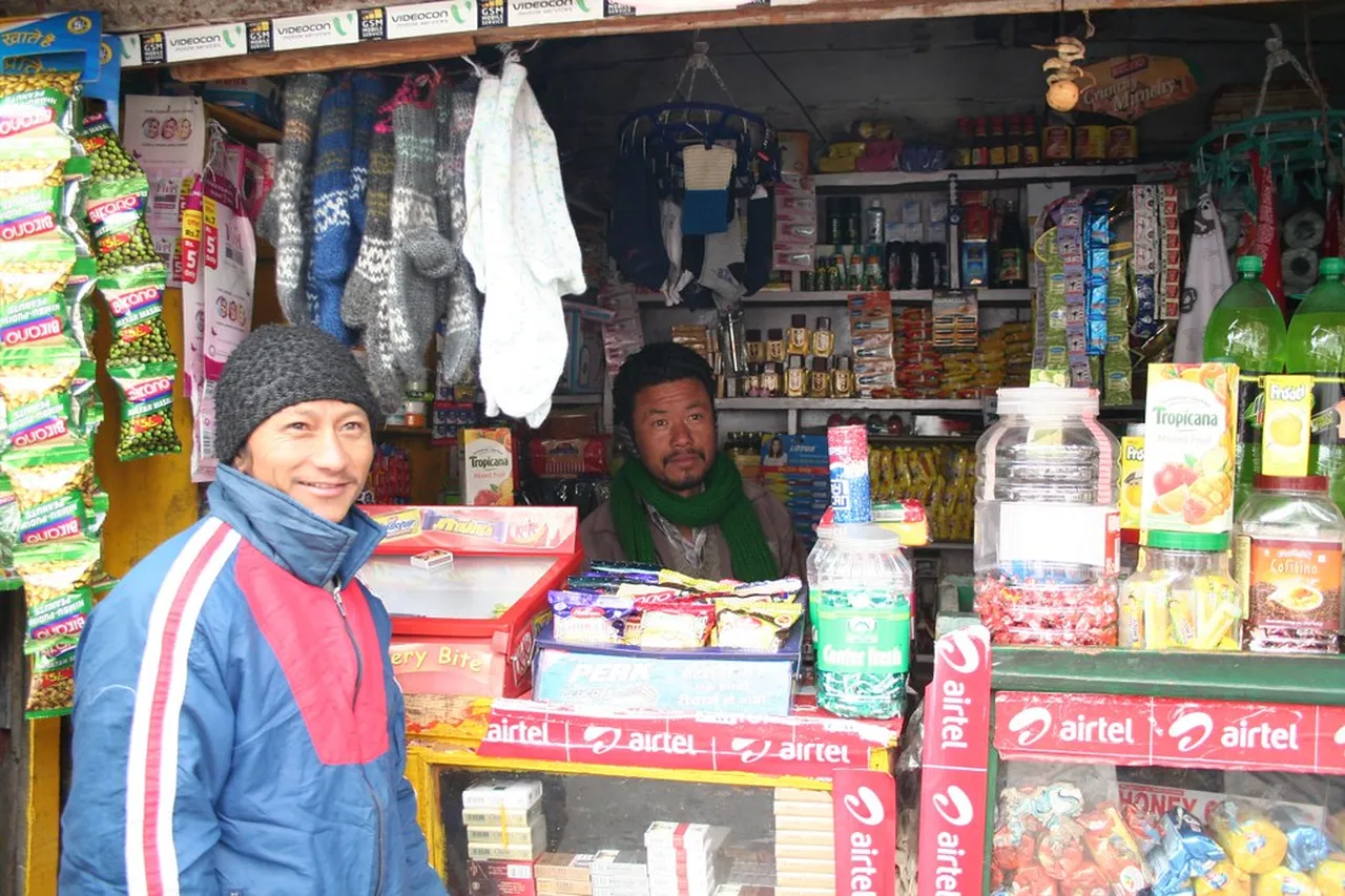 5. Hiking with Locals: Exploring Manali’s Hidden Trails
