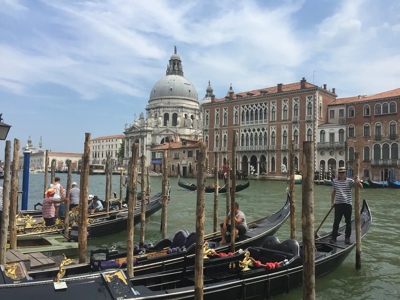 1. Exploring the Scenic Trails: Manarola to Riomaggiore Hike