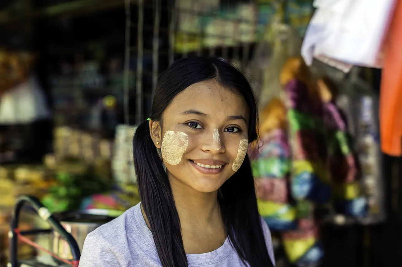 4. Experience the Local Culture at Mandalay’s Zegyo Market