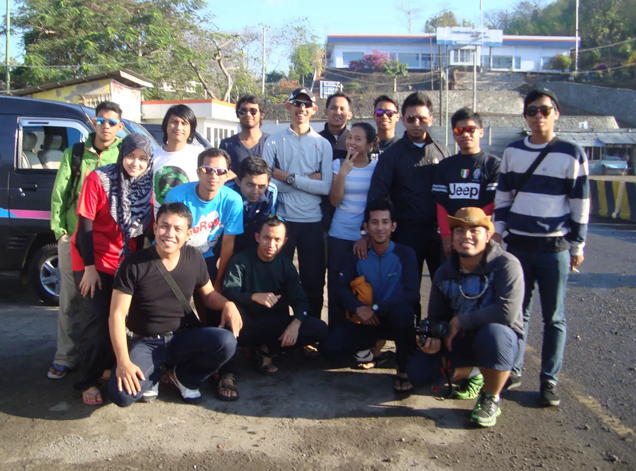 3. Mataram Adventures: Exploring the Lingsar Temple
