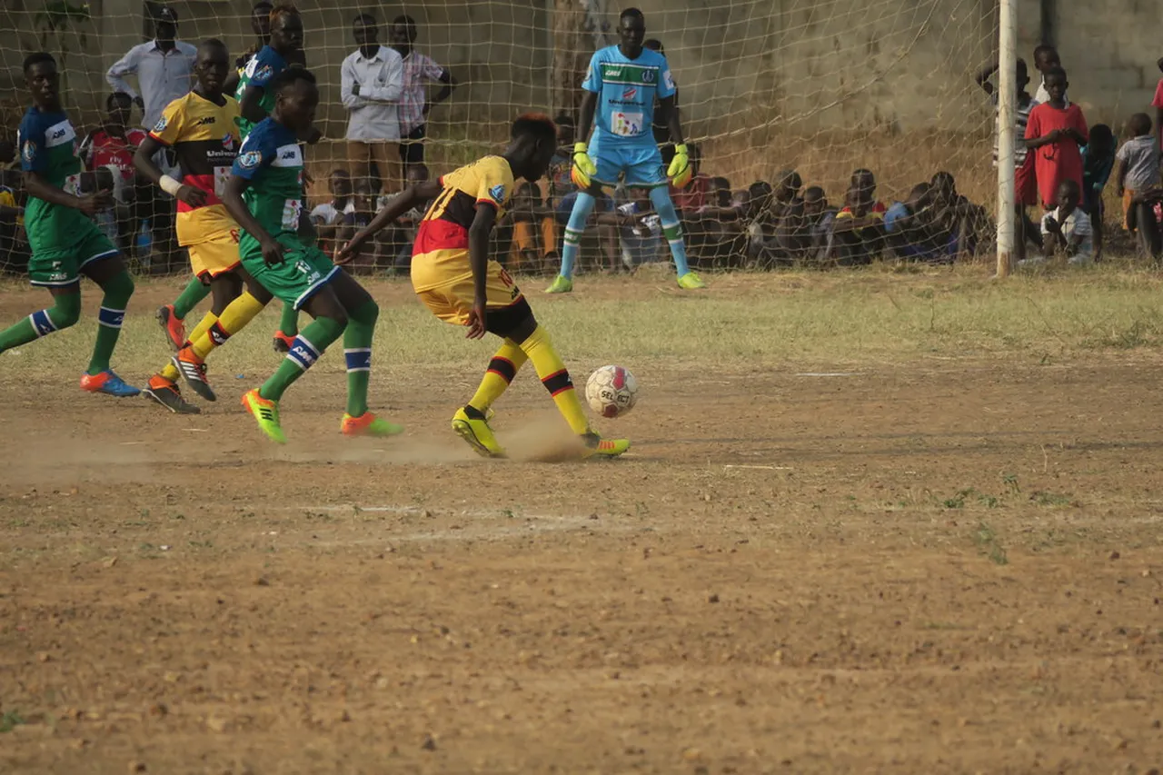 5. Experience the Local Night Market: A Vibrant Community Hub