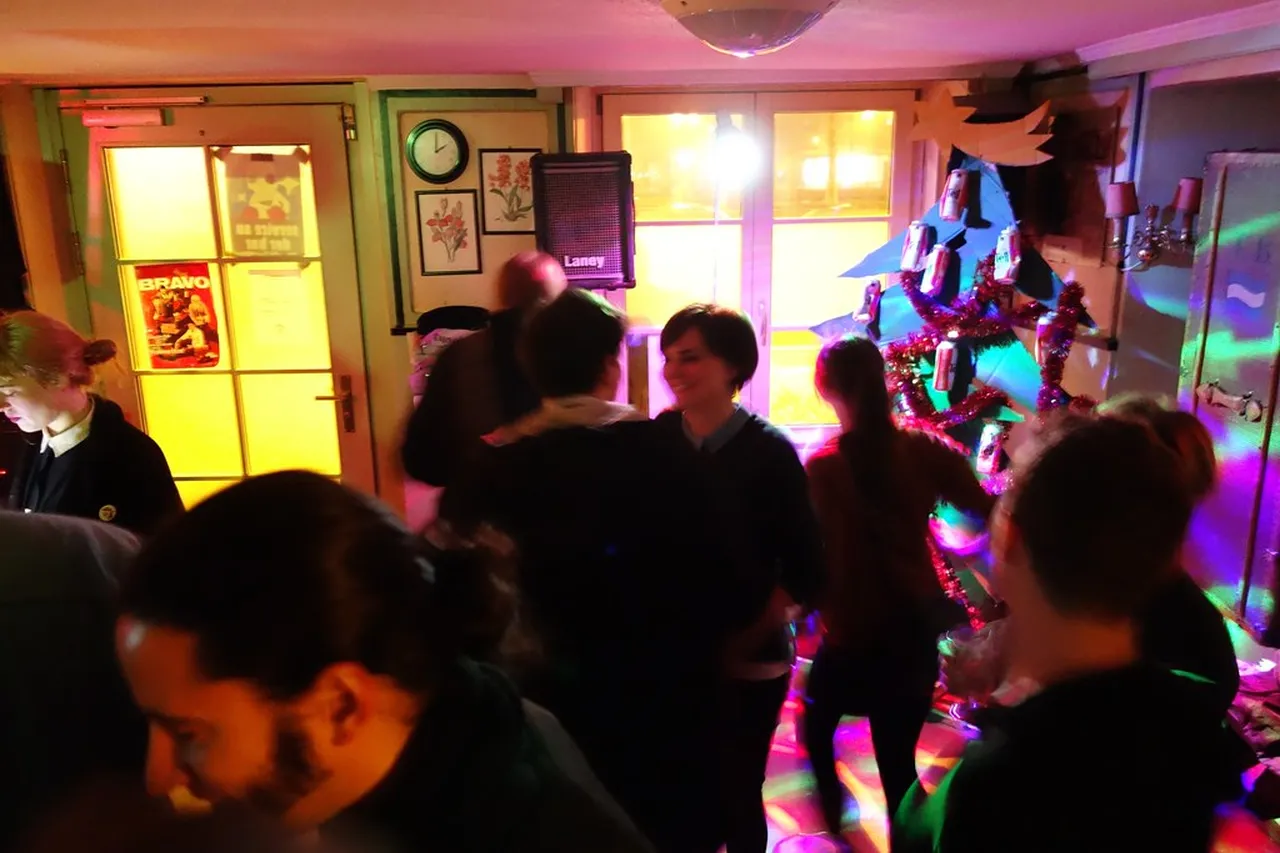 1. Top Bars in Metz Nightlife: A Toast to Local Spirits