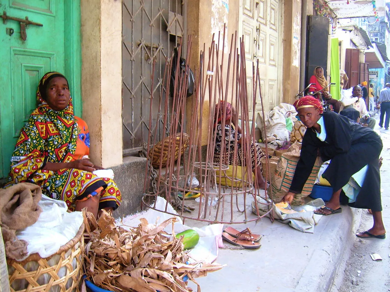 4. Traditional Dhow Sailing: A Glimpse into Mombasa’s Maritime Culture
