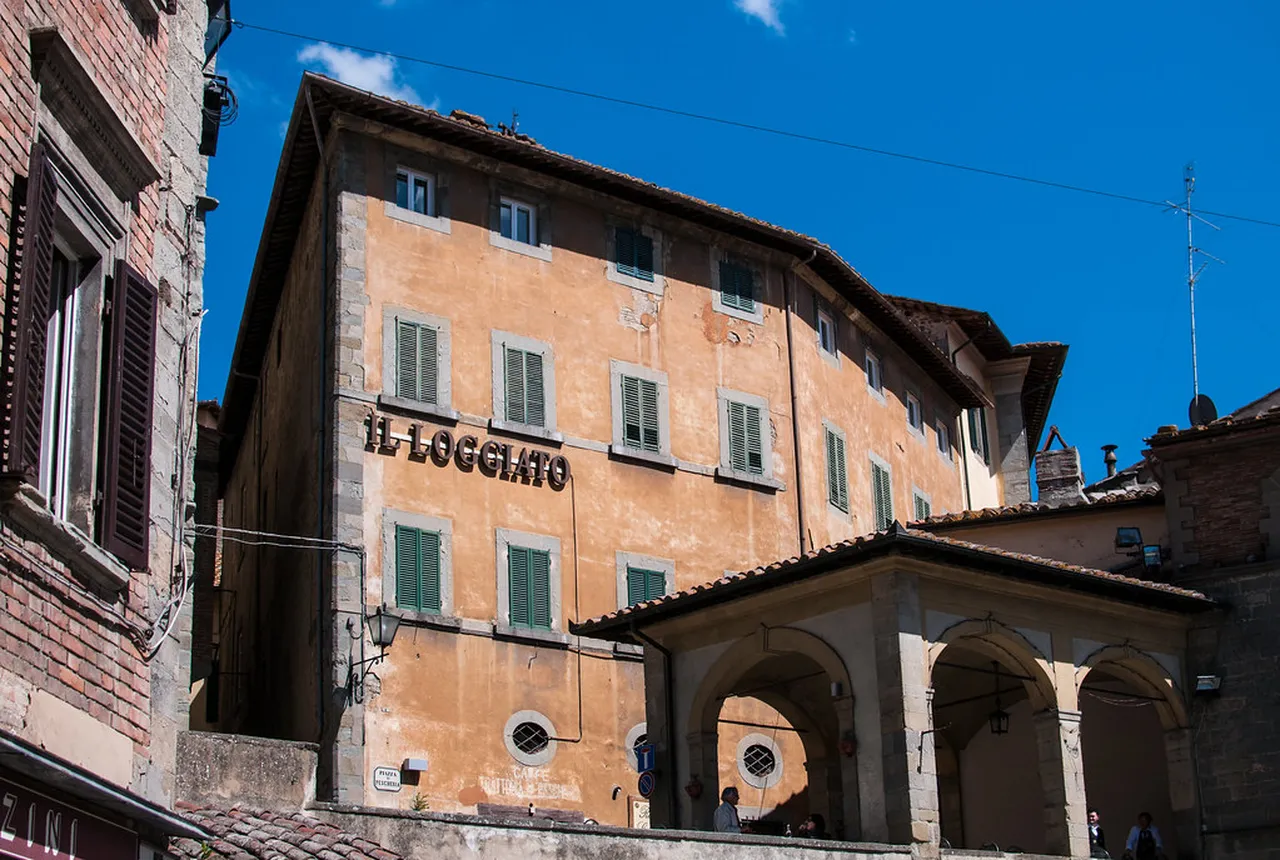 1. The Bravio delle Botti: A Spectacular Barrel Race