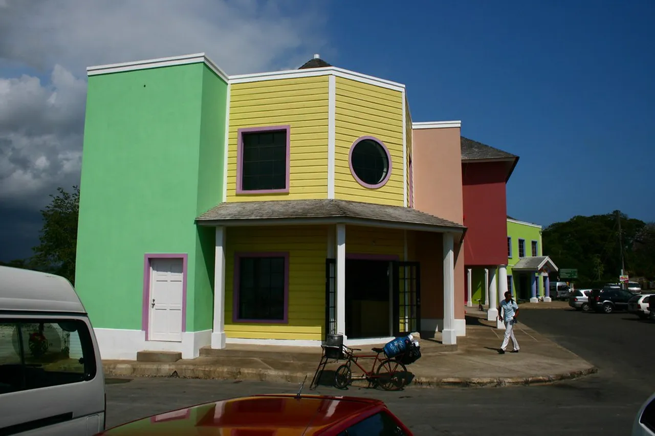 1. Embrace the Sun on Seven Mile Beach: A Coastal Delight