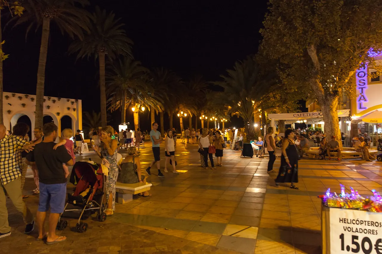 1. Discovering the Best Bars in Nerja Nightlife