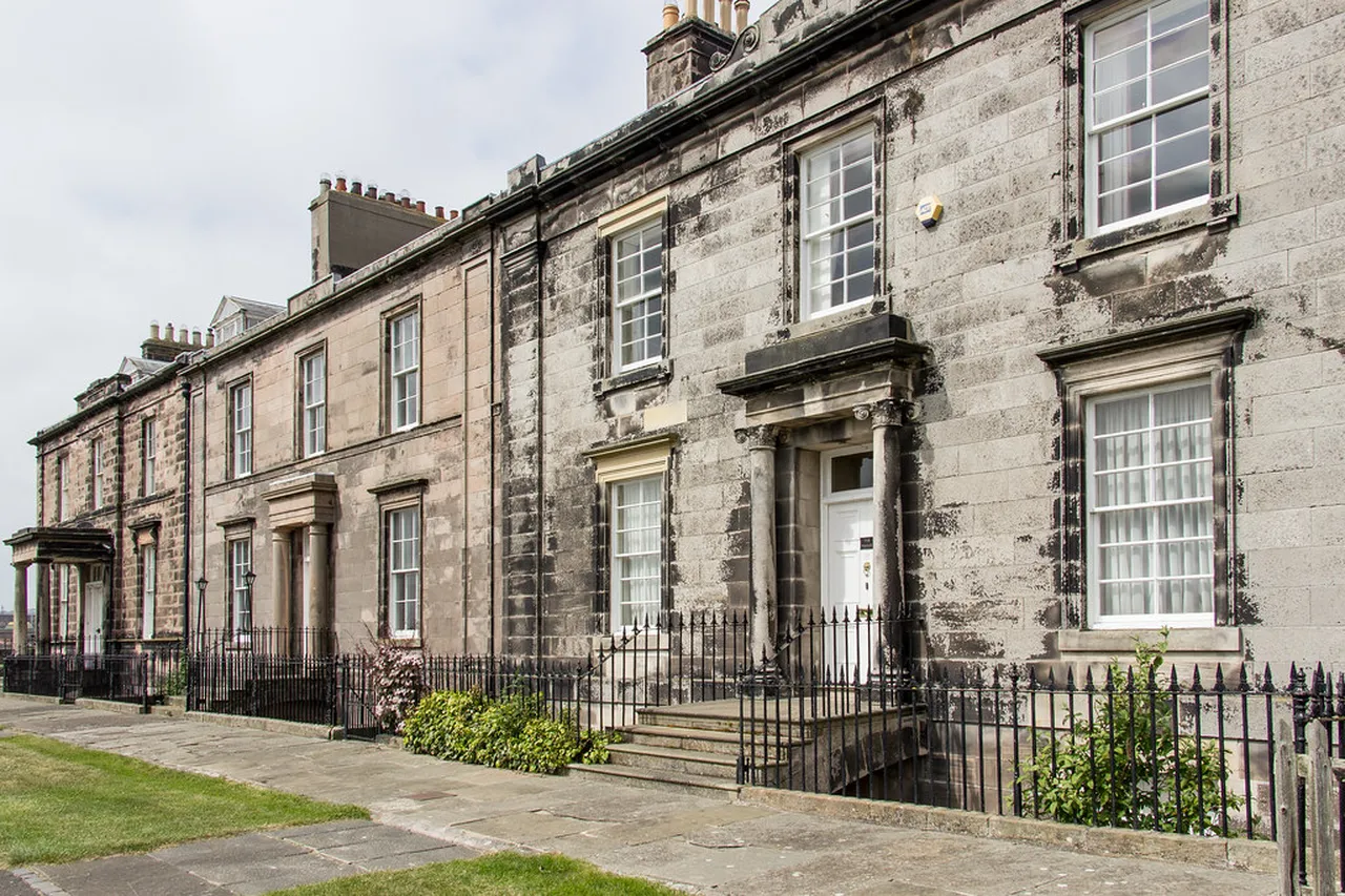 1. Walking Across the Quayside: Scenic Views and Historic Landmarks