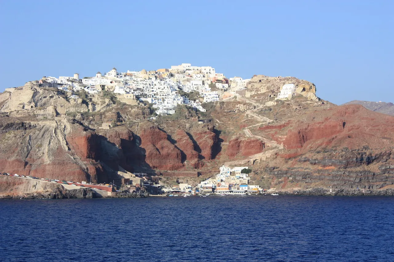 5. Festivals in Oia: A Celebration of Heritage and Community