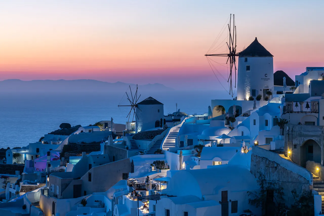 1. The Stunning Sunset Viewpoint: A Must-See Landmark