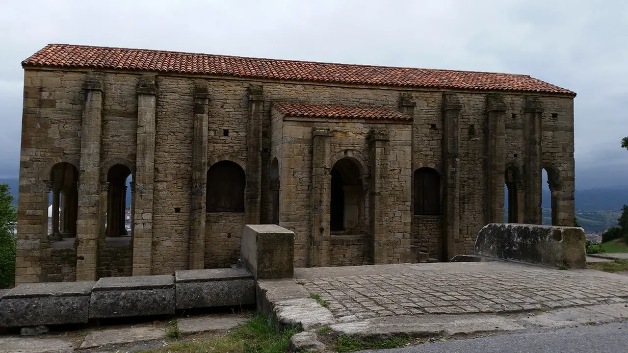 2. The Historic Center: Strolling Through Oviedo’s Charming Streets
