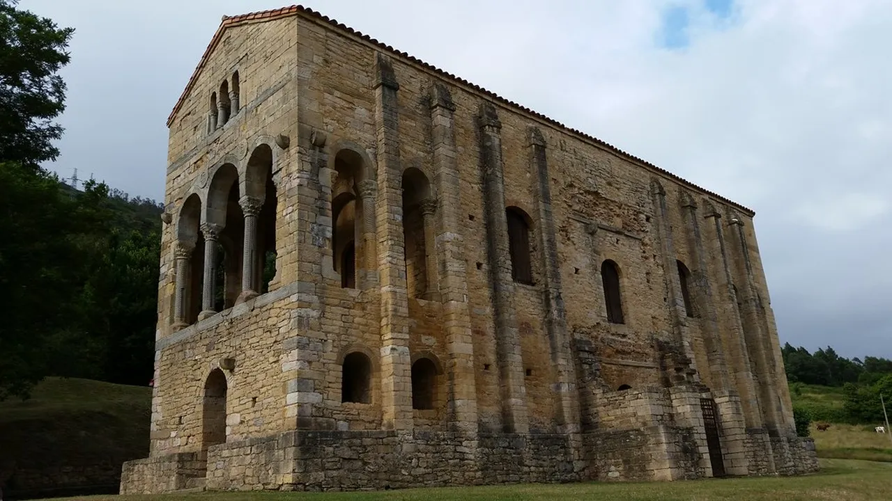 1. The Cathedral of San Salvador: A Masterpiece of Gothic Architecture
