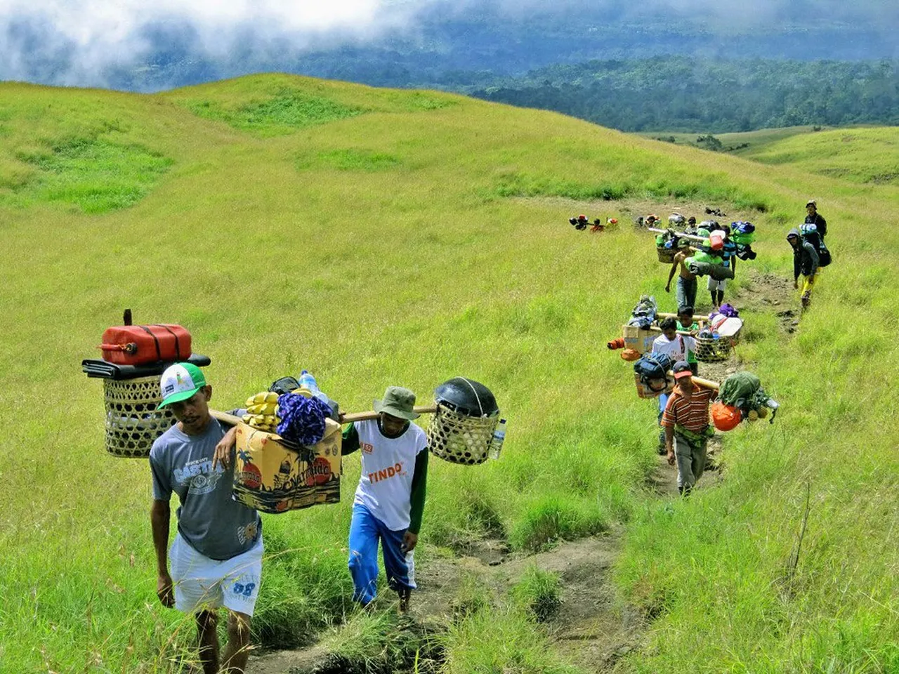 1. Discover the Majestic Scenery of Bukittinggi: A Hiker’s Paradise