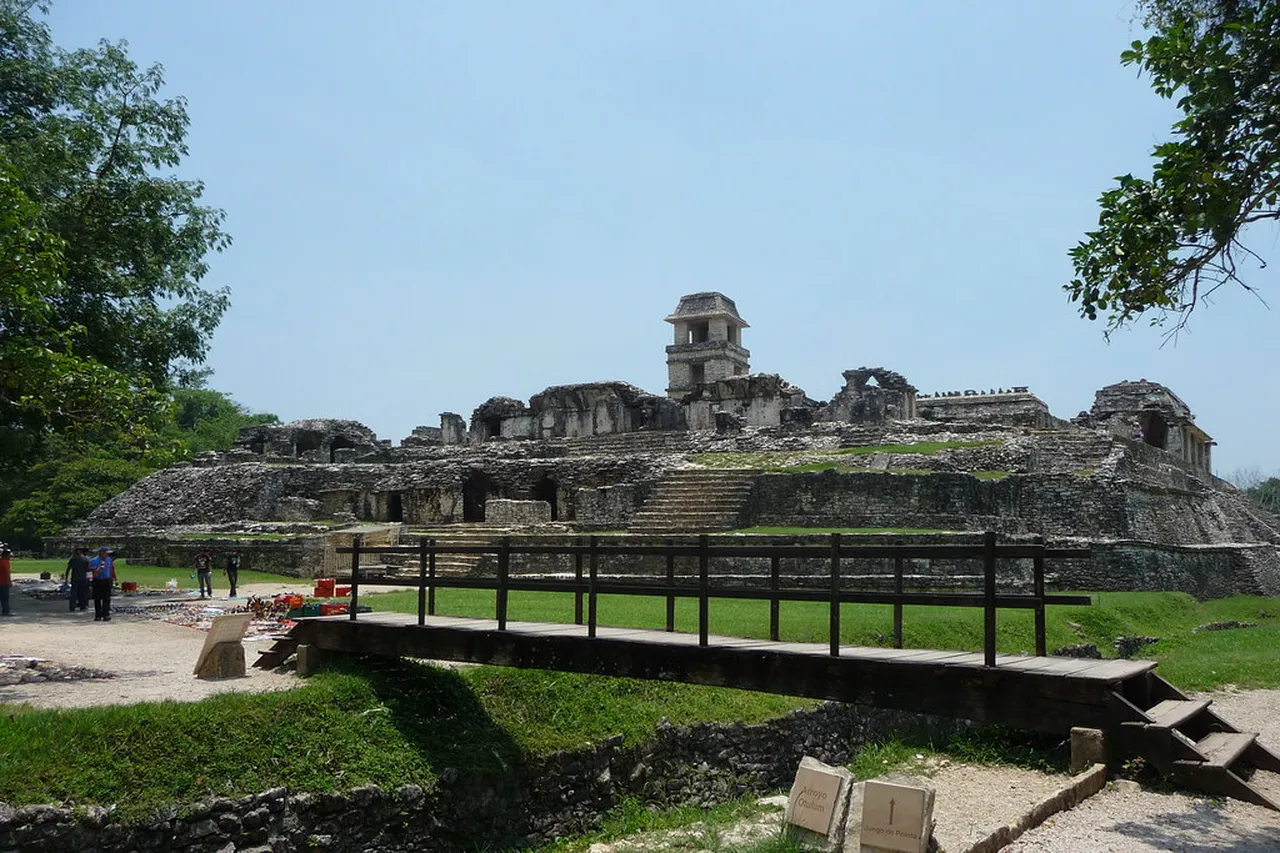 1. The Historical Context of Palenque Culture: A Maya Legacy