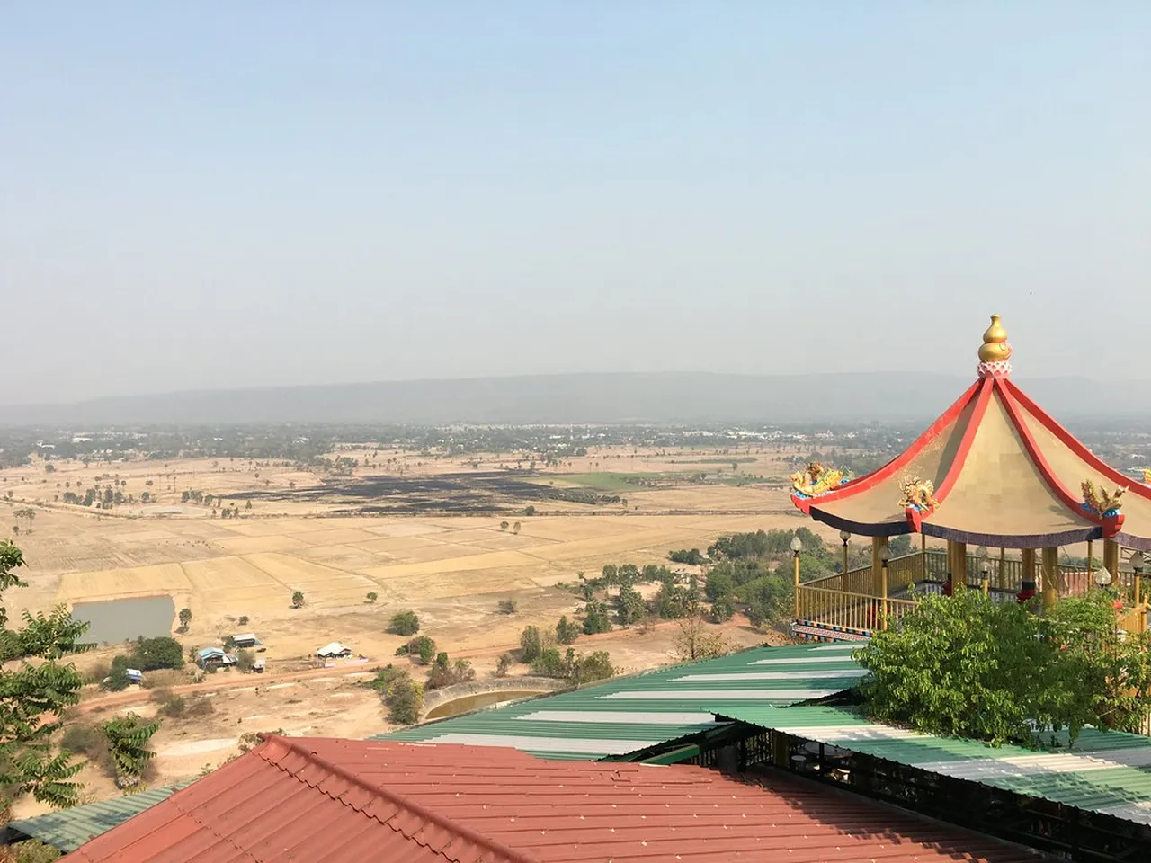 1. Visit Wat Phra Si Rattana Mahathat: A Spiritual Journey