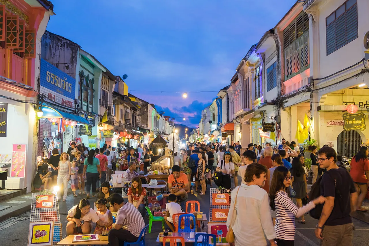 1. Experience the Vibrant Bar Scene in Phuket Town