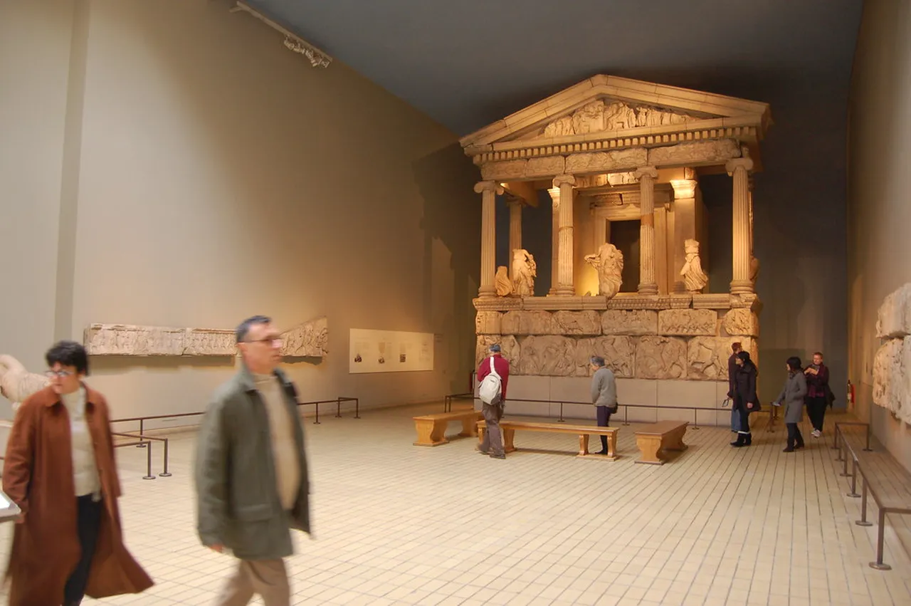 1. Unveiling Piraeus Culture: A Historical Overview