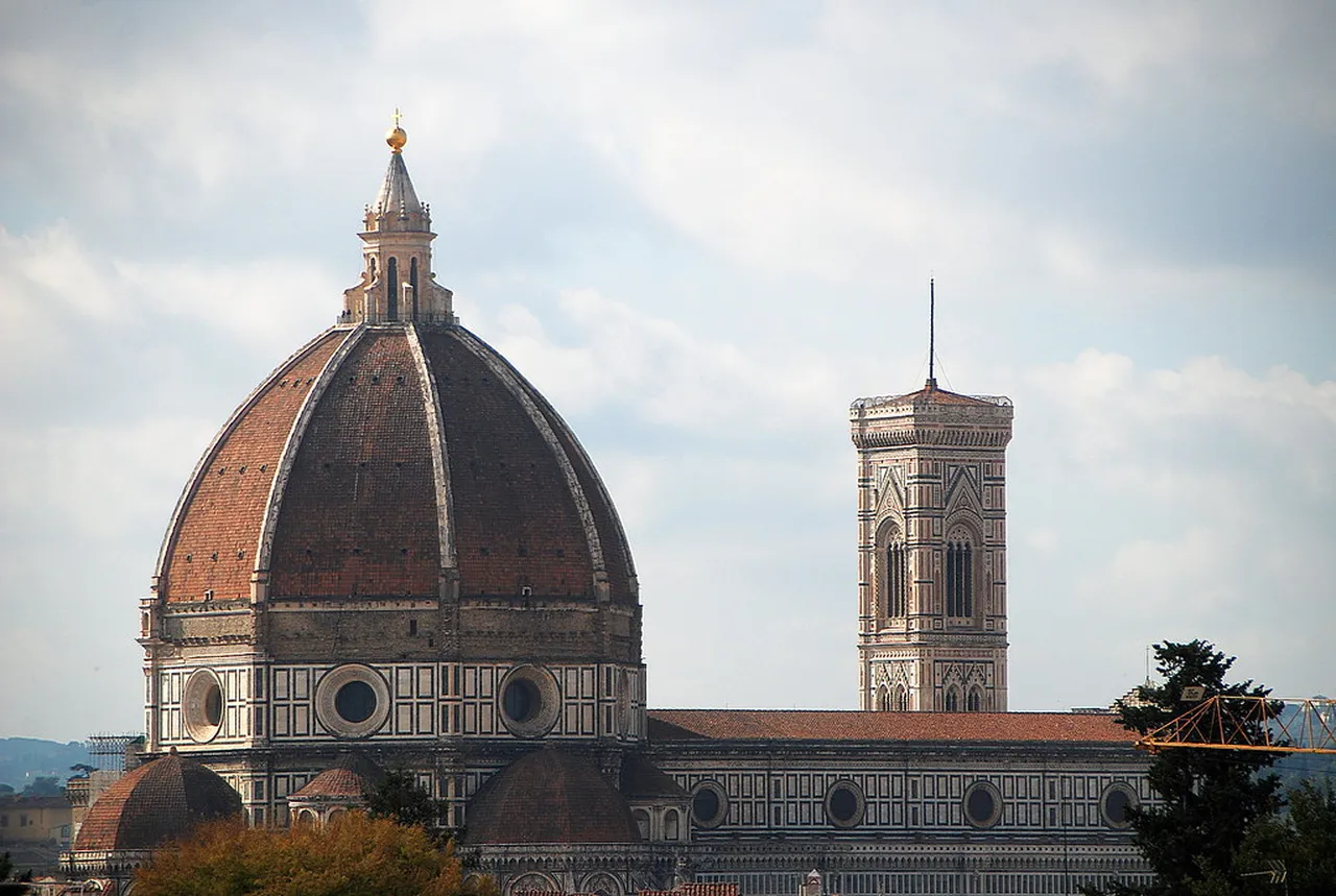 4. The Historical Significance of the Piazza dei Miracoli in Pisa Culture