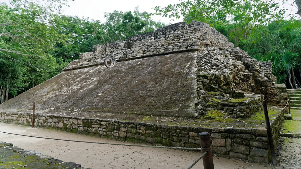 1. Discover the Ancient Mayan Ruins near Playa del Carmen