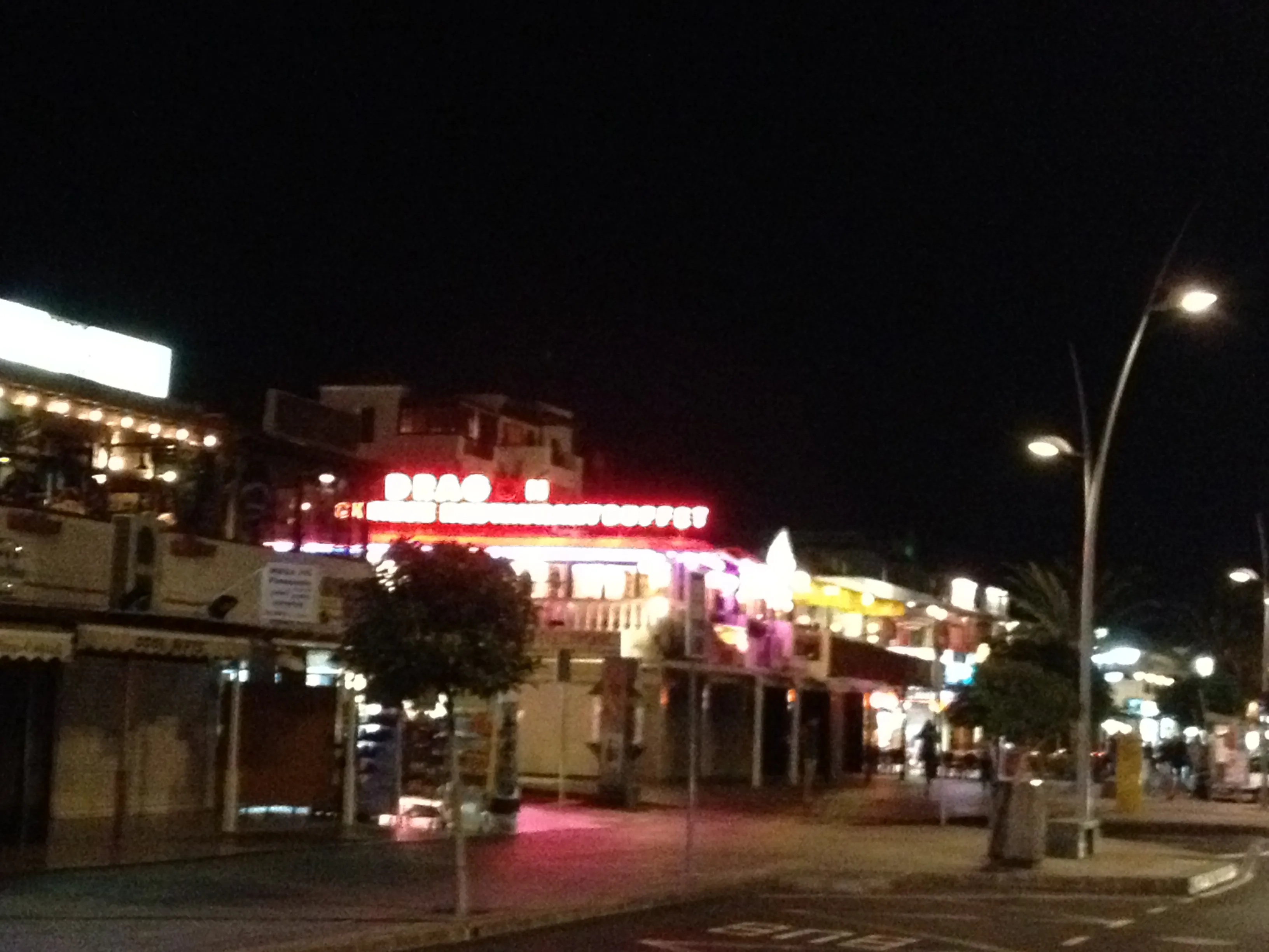 1. Experience the Pulse of Playa del Carmen Nightlife at Fifth Avenue
