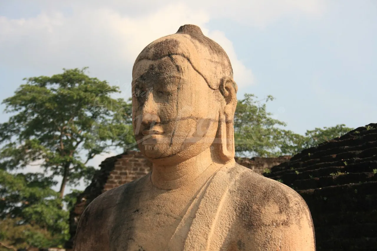 1. Discovering the Ancient Ruins of Polonnaruwa: A Walk Through History