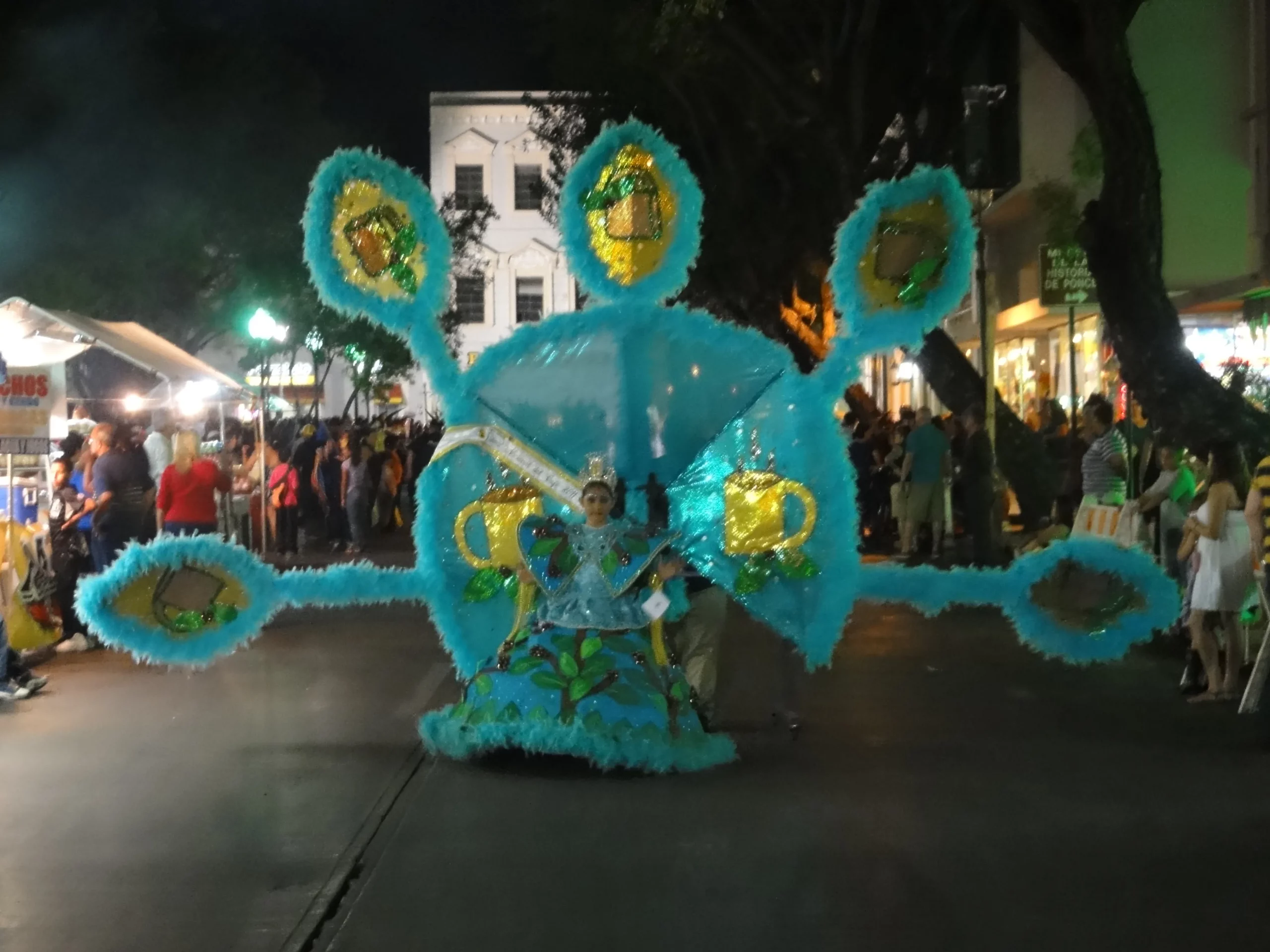 2. Enjoy Cocktails at La Gente de Ponce