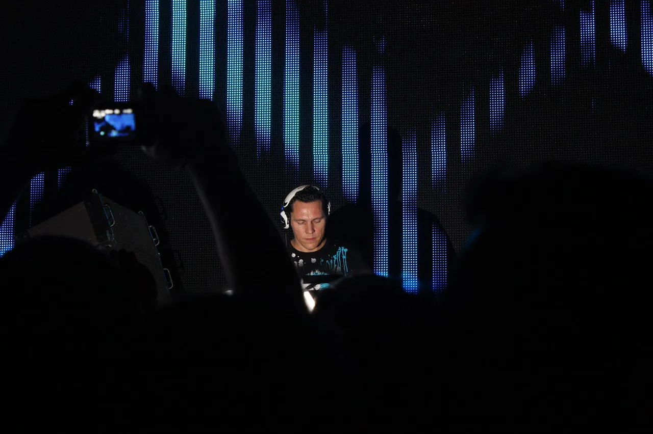3. Trendy Nightclubs: Where to Dance the Night Away