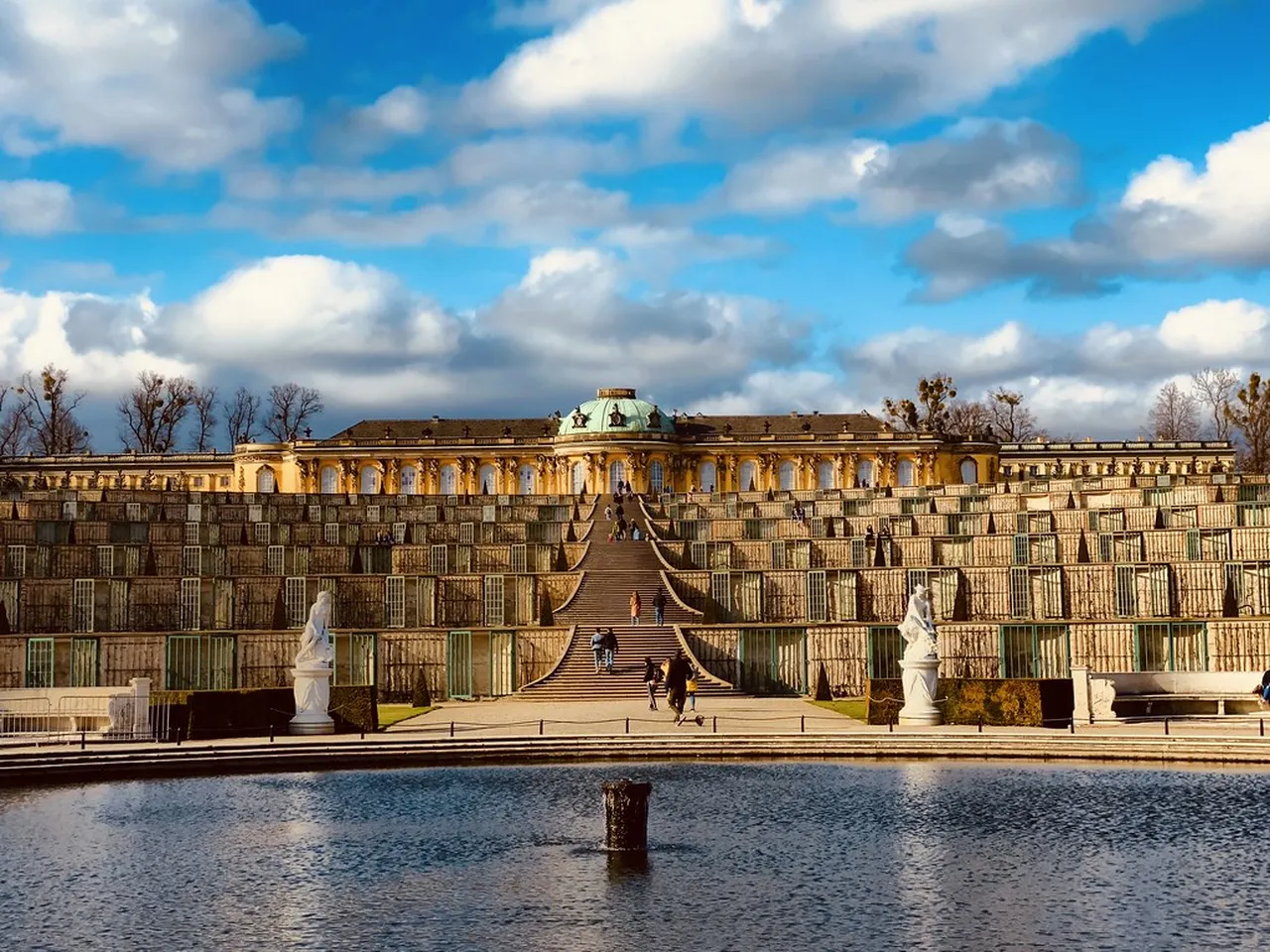 5. Celebrate the Brandenburger Tor: A Symbol of Potsdam Culture