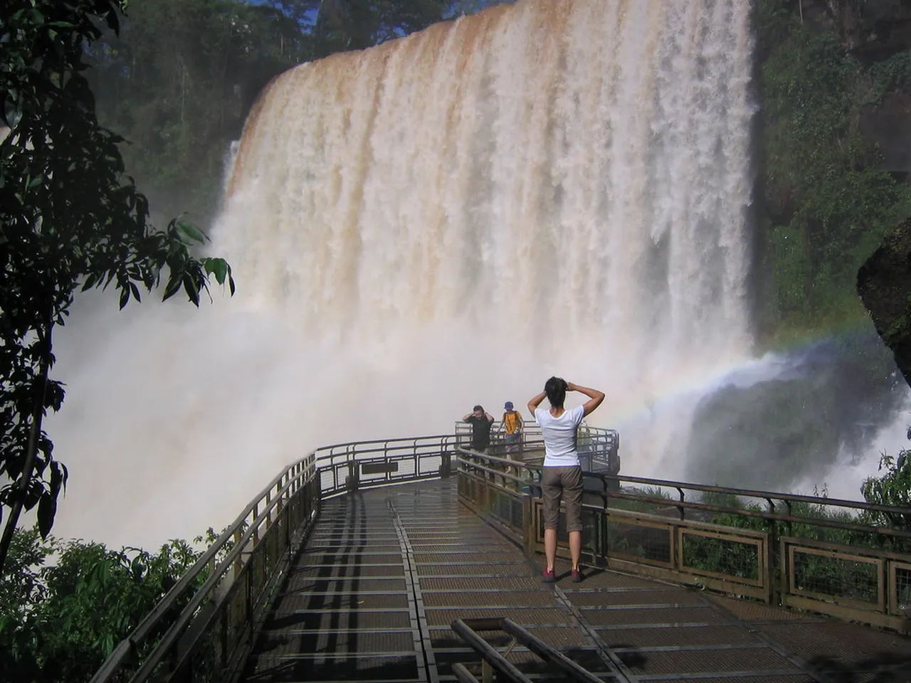 1. Experience the Majestic Iguazú Falls: A Must-See Natural Wonder