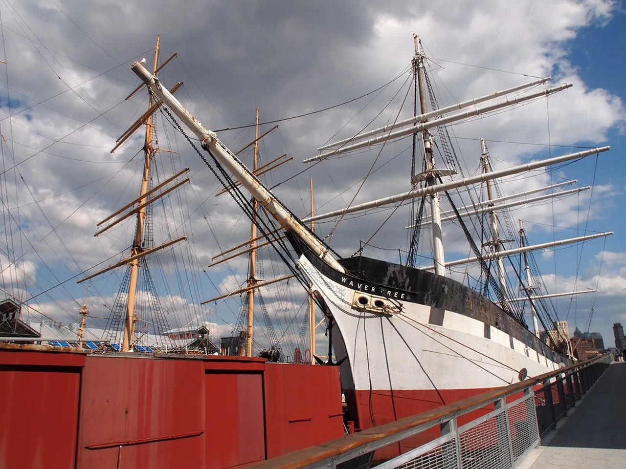 4. Stroll Through Plaza Muñoz Gamero: The Heart of Punta Arenas