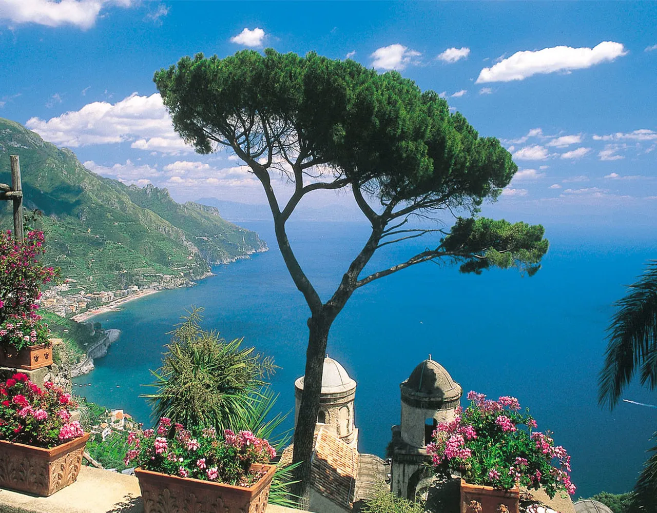 1. Experience the Villa Rufolo: A Historical Marvel with Stunning Gardens