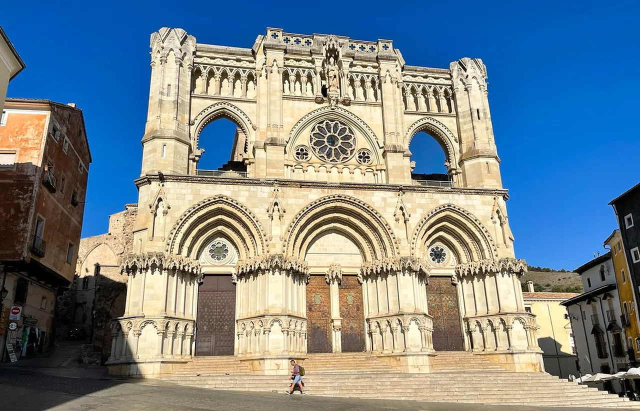 4. Taste Local Delicacies at the Reims Markets: A Culinary Adventure