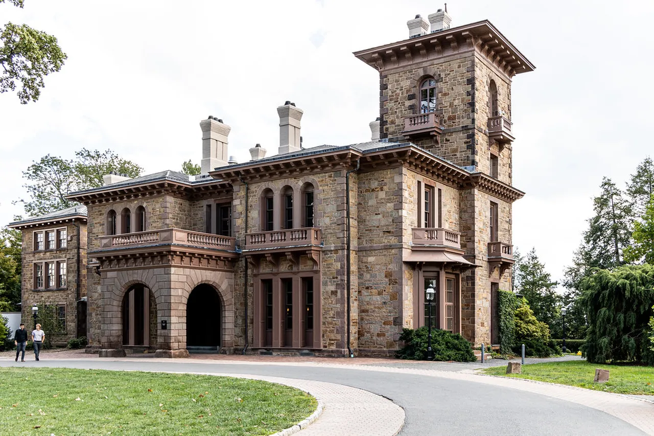 2. Palace of the Grand Master: A Medieval Marvel
