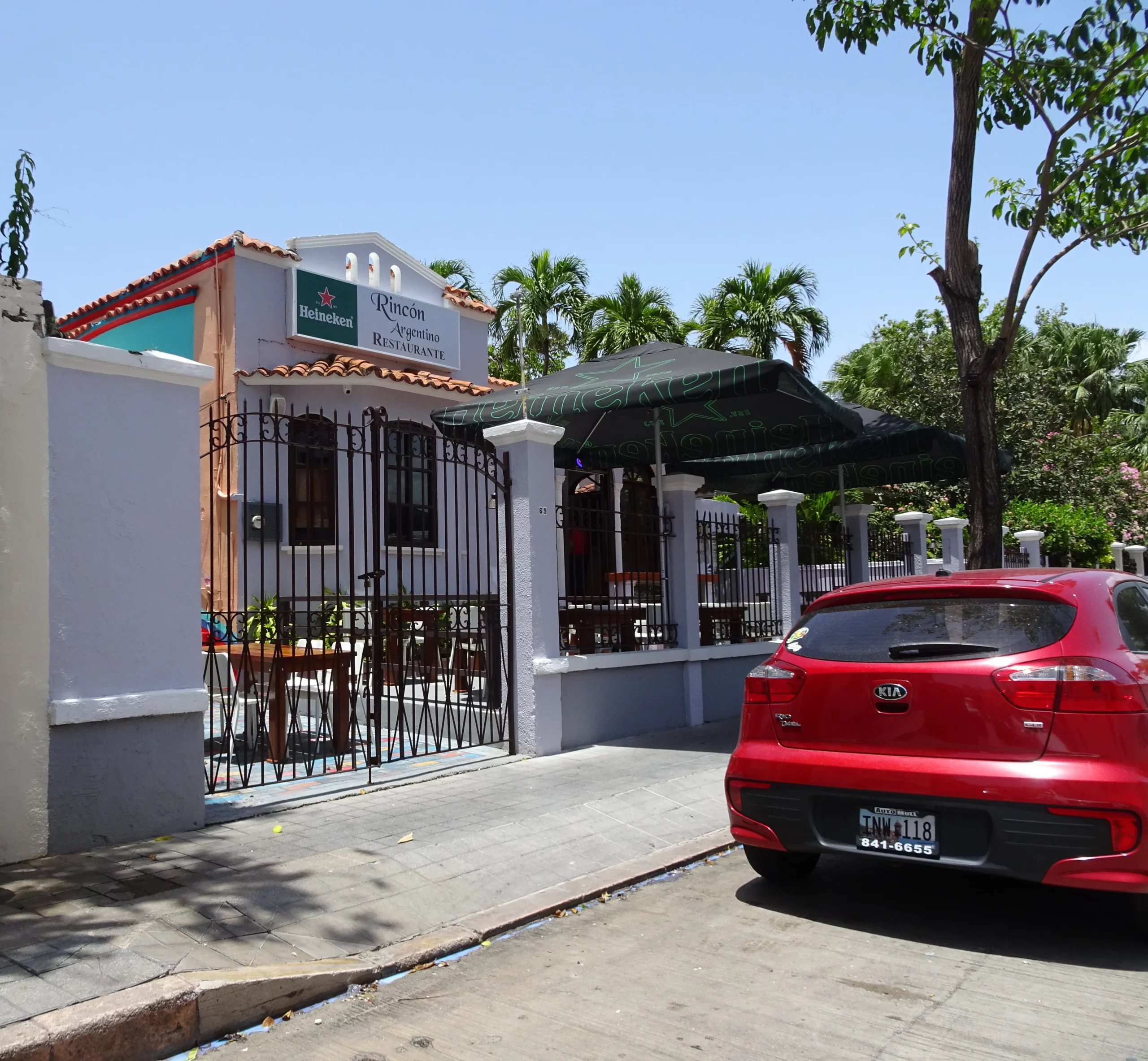 1. Top Beach Bars to Experience Rincón Nightlife