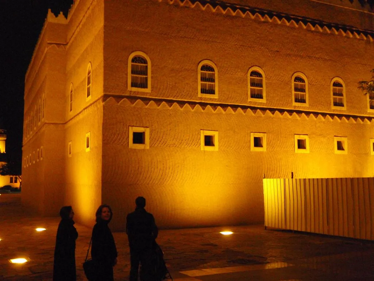 2. Thrilling Desert Safari: A Taste of the Arabian Sands