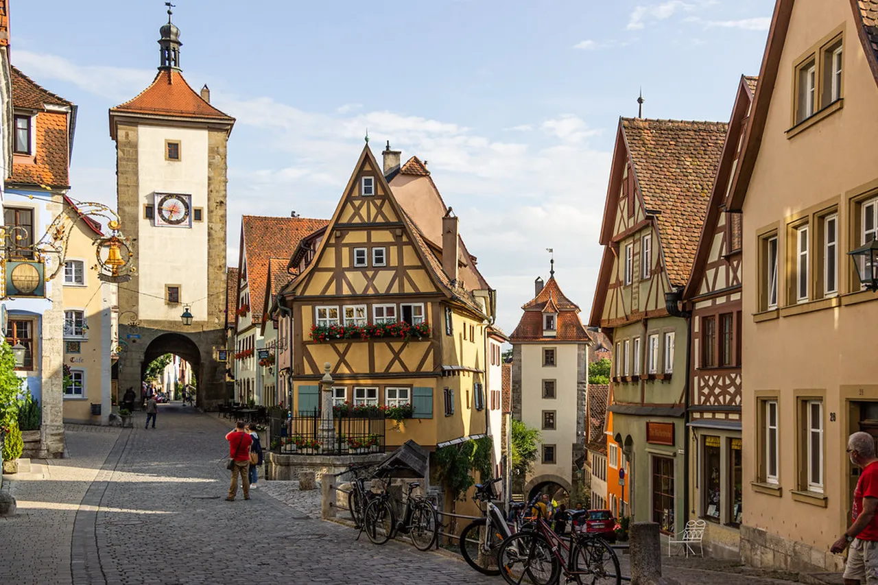 4. Enjoying the Rothenburg Christmas Market: A Magical Winter Wonderland