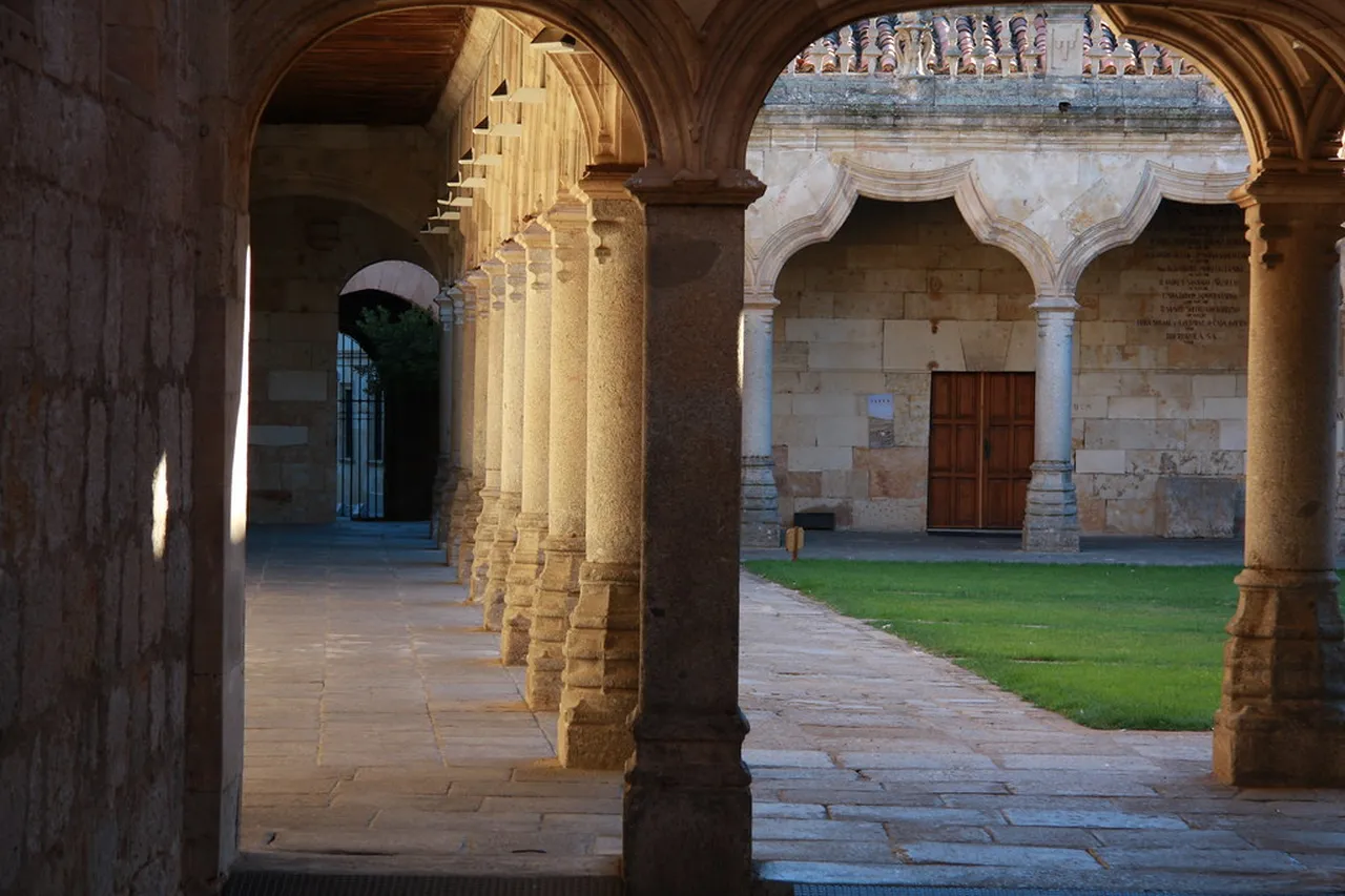 4. Discover the Stunning Architecture of the New and Old Cathedrals