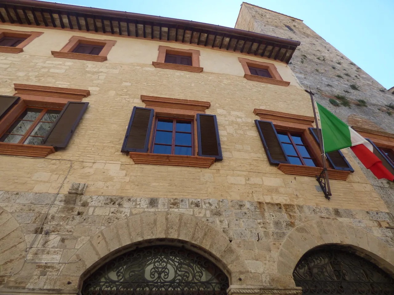 4. Discovering San Gimignano’s Art: Famous Paintings and Sculptures