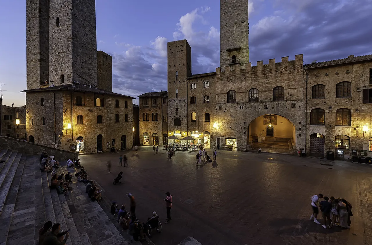 1. Sipping Chianti: Best Wine Bars in San Gimignano