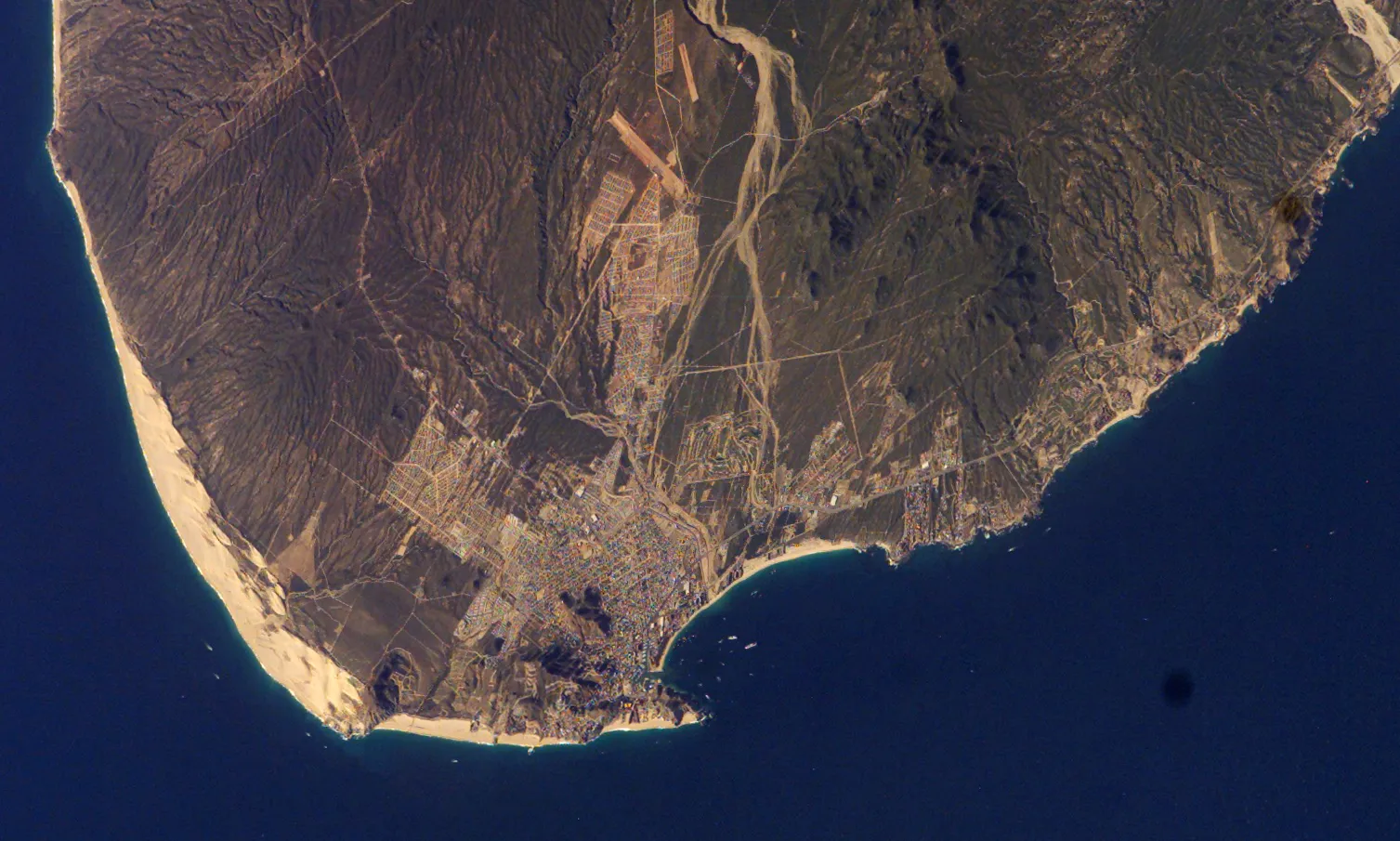 3. Explore the Vibrant Art District of San José del Cabo