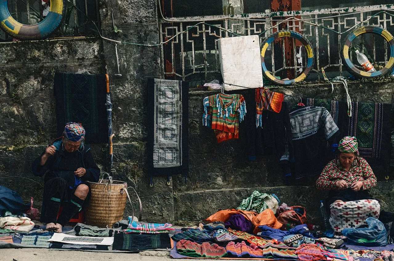 3. Experience Traditional Hmong Weaving Techniques
