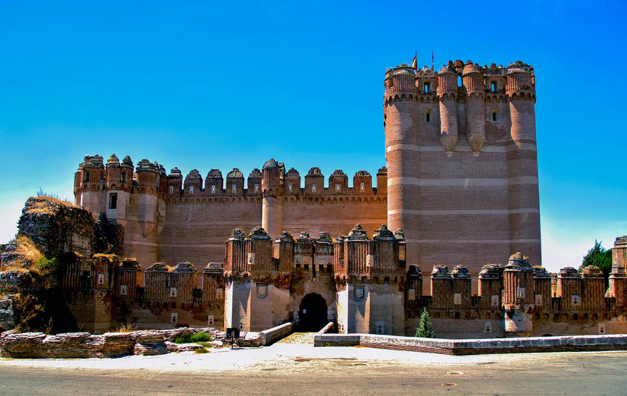 1. Marvel at the Ancient Roman Aqueduct: A UNESCO World Heritage Site