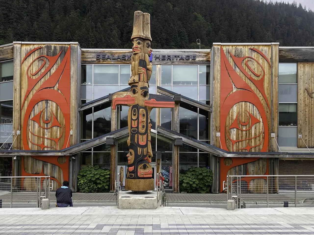 5. Engaging with Local Artists at the Seward Art Walk: Creativity Unleashed
