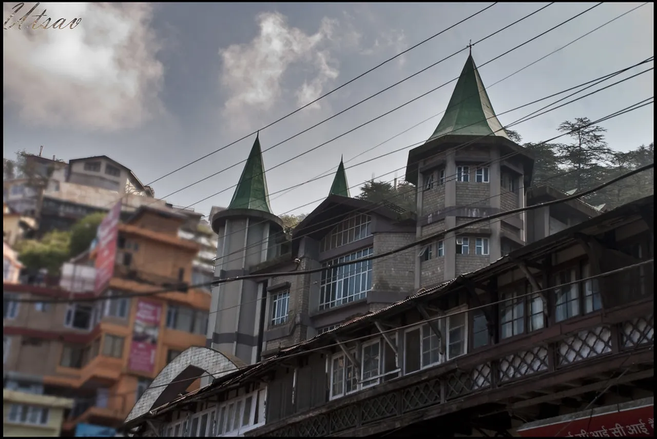 1. Trekking to Jakhoo Hill: A Scenic Hike with Panoramic Views