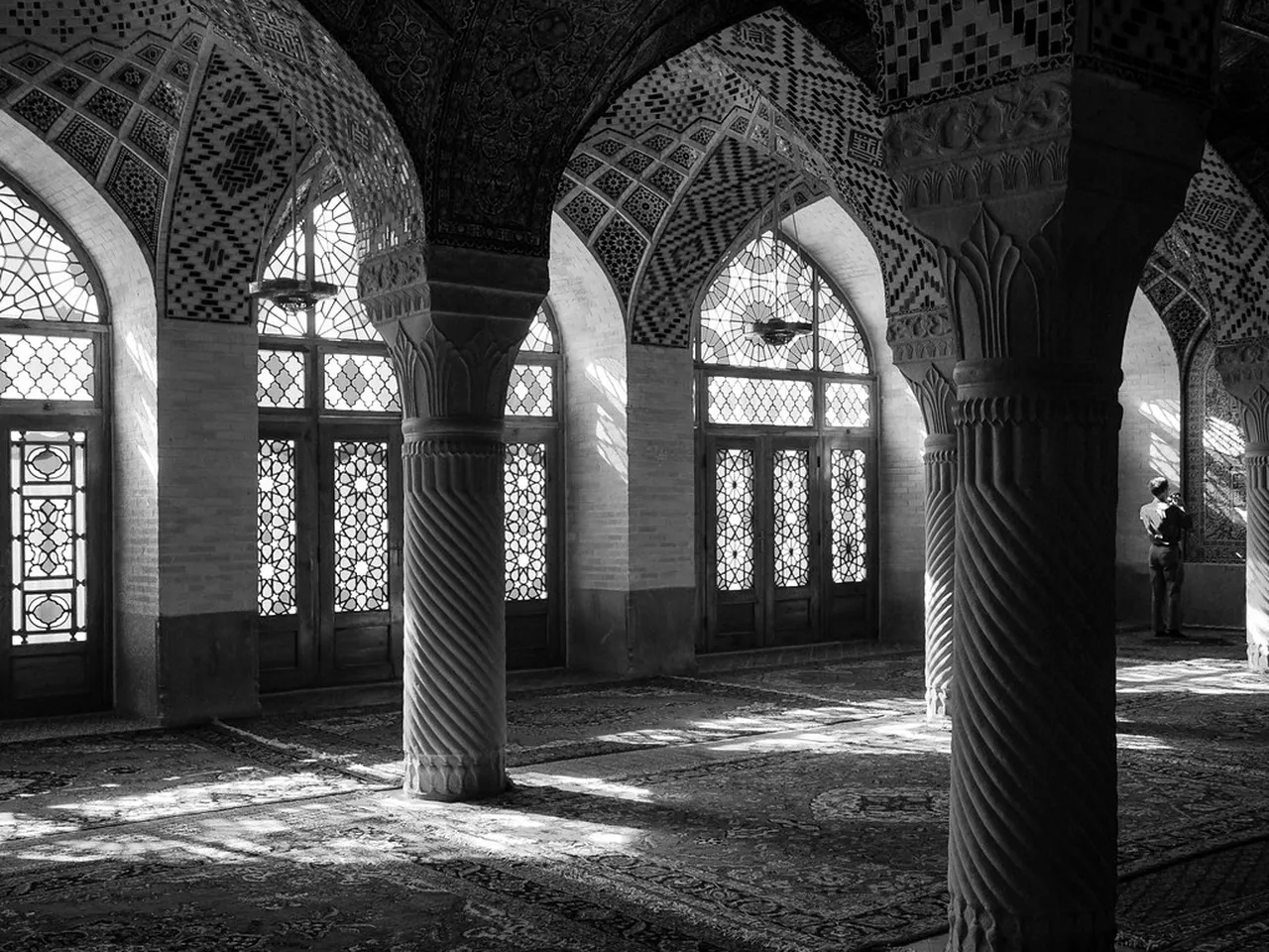 1. Nasir al-Mulk Mosque: The Pink Mosque of Shiraz
