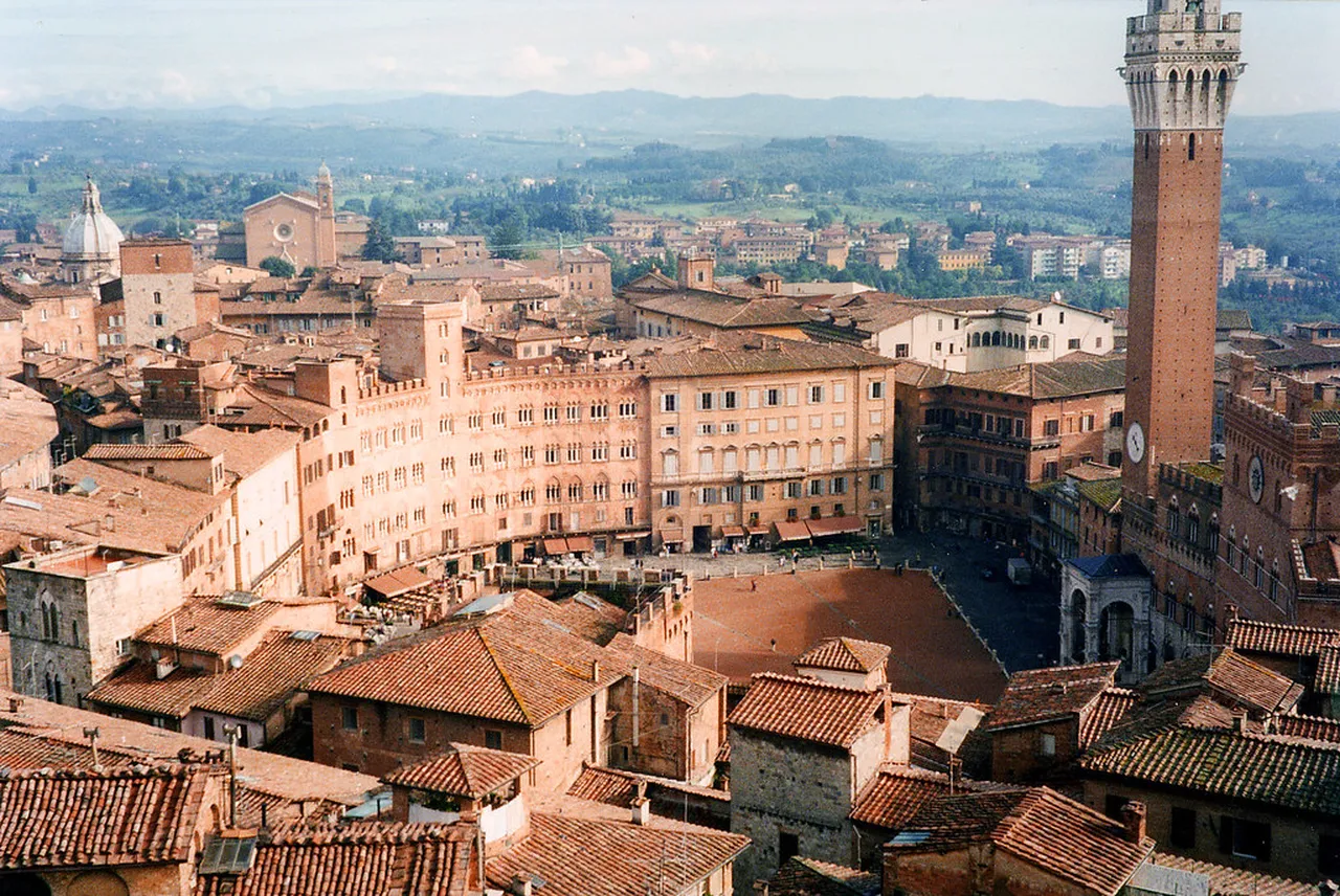 2. Discover the Duomo di Siena: A Masterpiece of Gothic Architecture