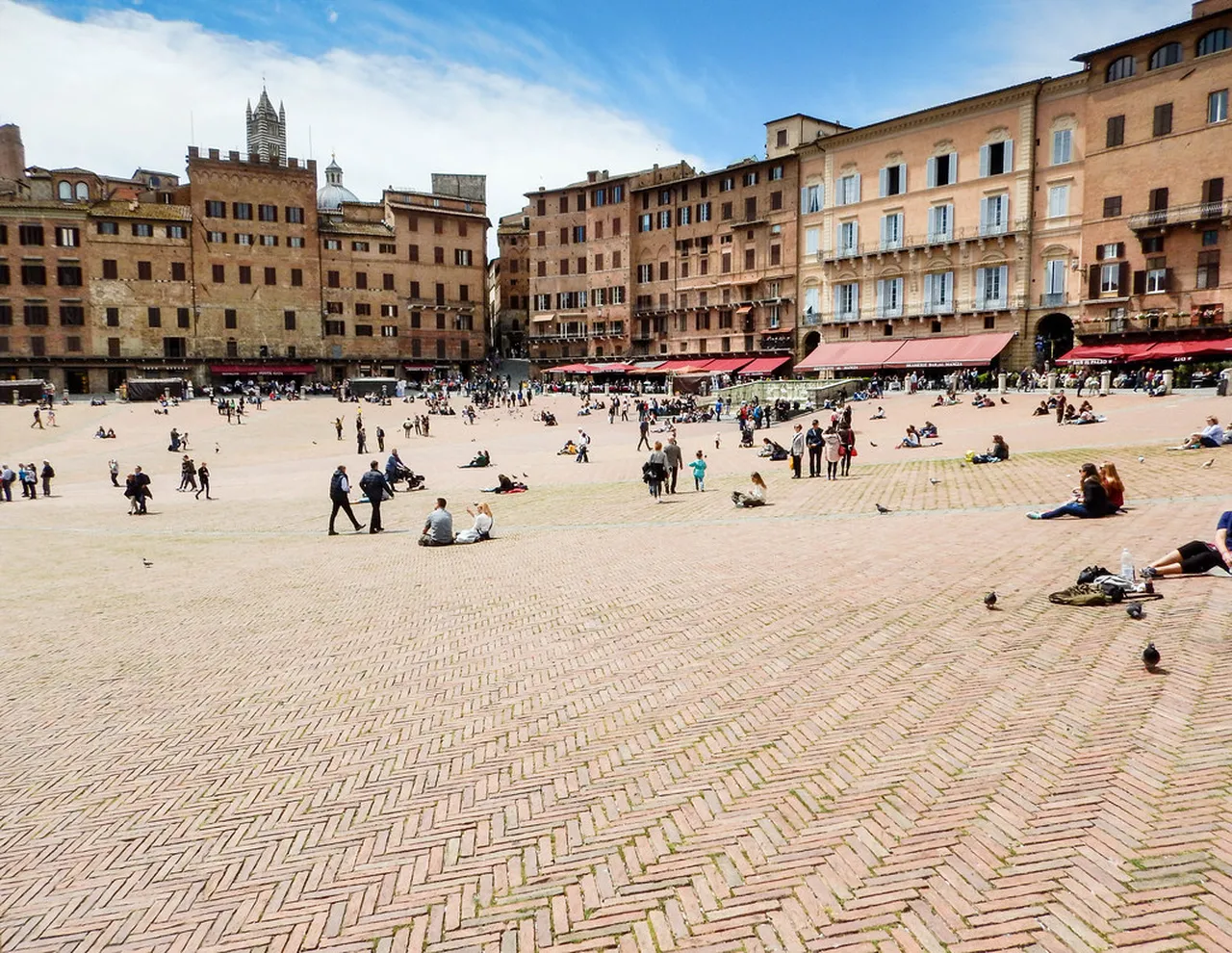 4. Climbing the Torre del Mangia: A Panoramic View of Siena