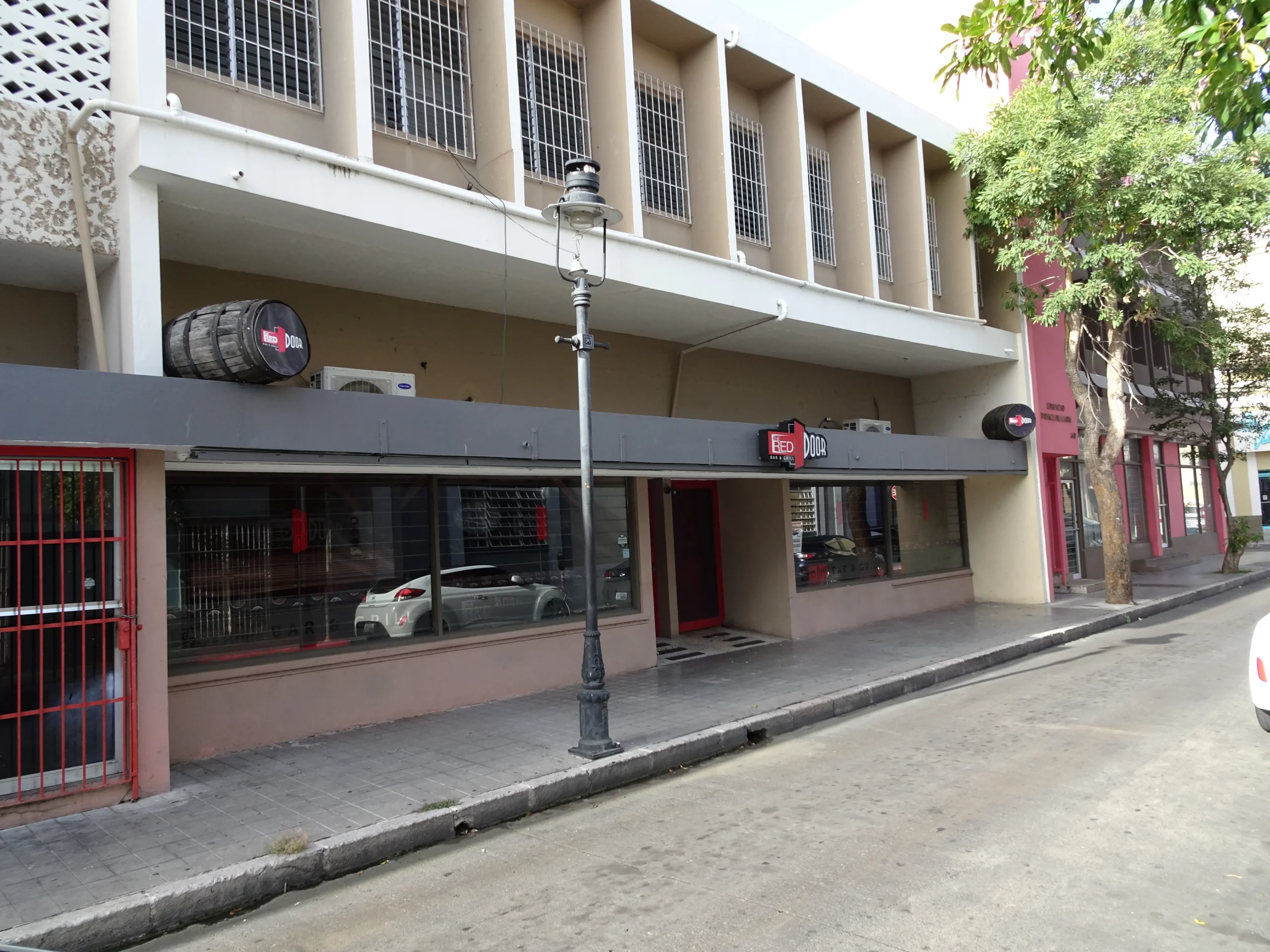 1. Embrace the Local Vibe at Sóller’s Cozy Tapas Bars