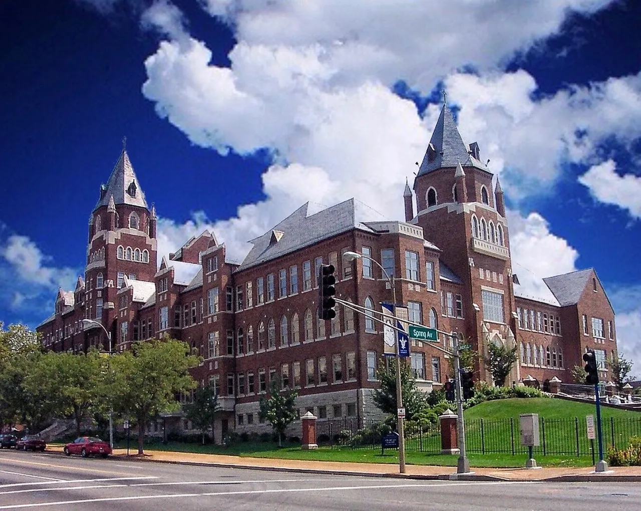 4. The Cathedral Basilica of St Louis: Mosaic Masterpieces