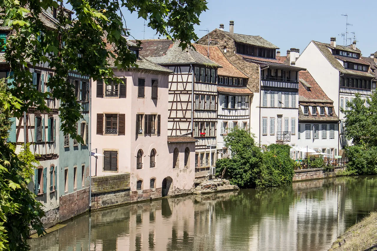 1. Exploring La Petite France: A Picturesque Neighborhood
