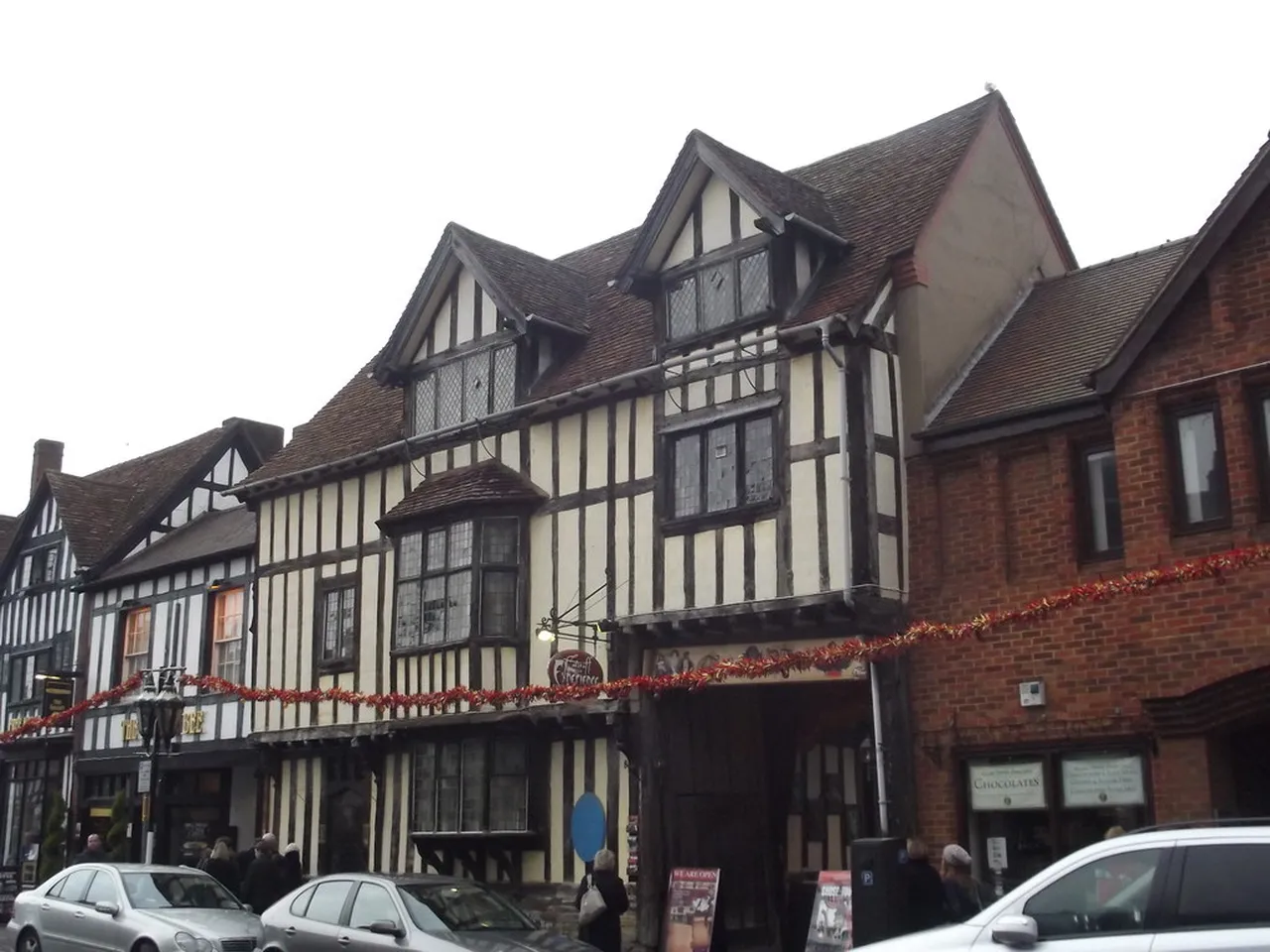 2. Explore the Royal Shakespeare Theatre: A Hub for Performances